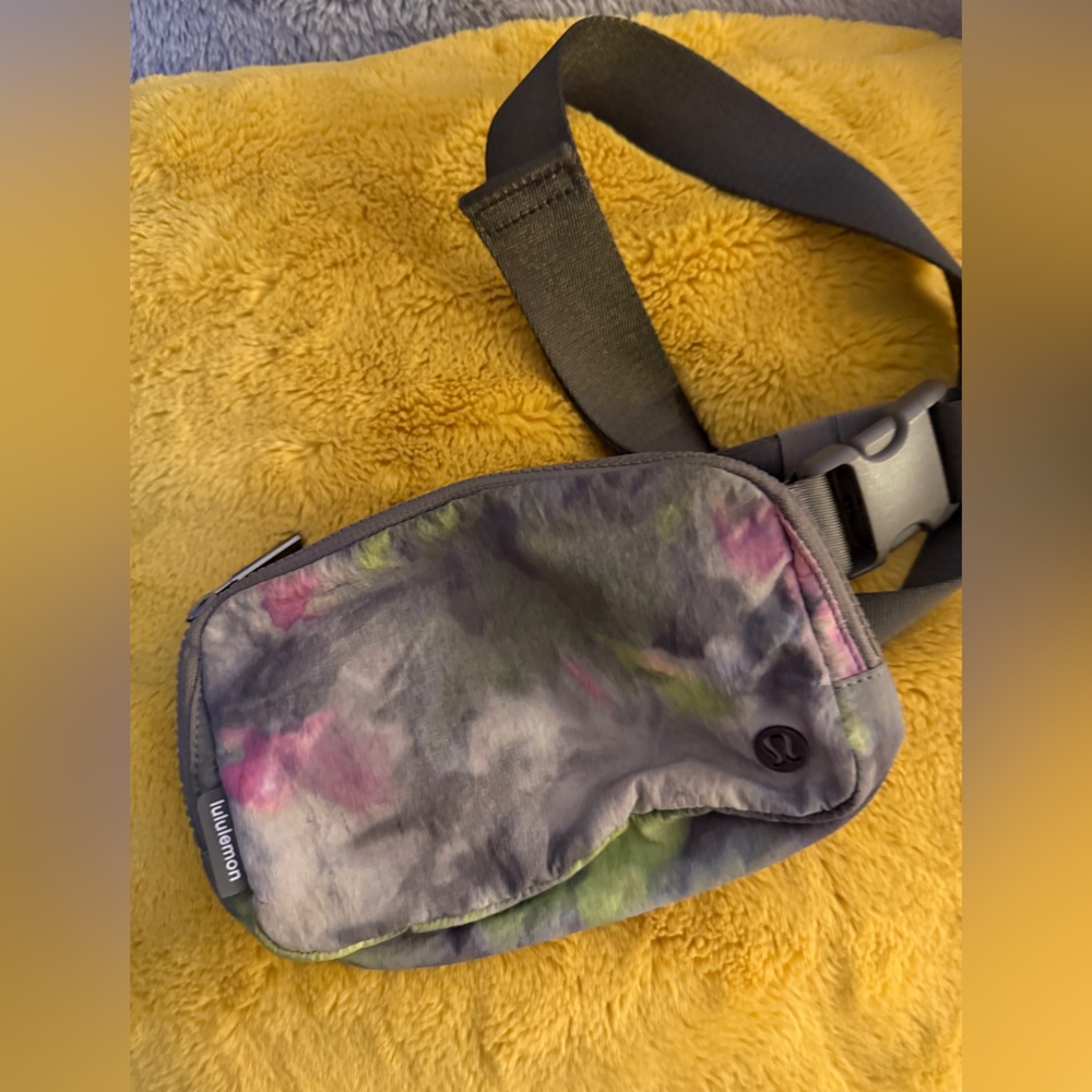 lululemon athletica Floral Gray Belt Bag